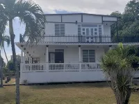 2-bedroom 2 bath apt in delightful Stella walking distance to corcega beach Hotels in Calvache