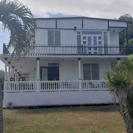 2-bedroom 2 bath apt in delightful Stella walking distance to corcega beach