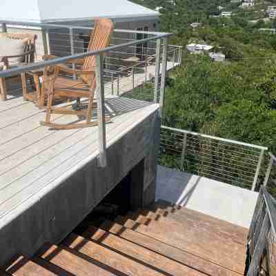 Breezy Hilltop, Hart Bay View, only minutes from town Others