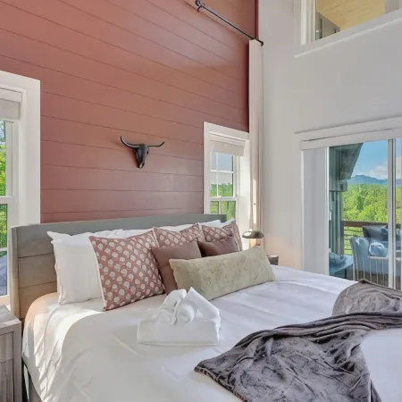 Heated Pool-Sauna-Mountain Views-Hot Tub-Game Room