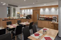 City Hotel - breakfast
