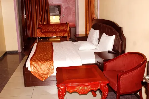 Garden City Marriott Hotel - 2-Star