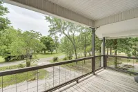 Sleeps 6 • Dog Friendly • Fire Pit
