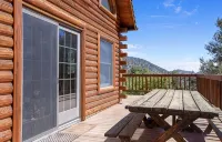 Mountain Vista Hideaway: Glamping in Your Own Private Treehouse