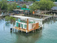 Capt.Juf Private WaterVilla Hotels near Wat Saranat Thammaram