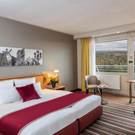 Leonardo Royal Hotel Frankfurt Отели рядом с достопримечательностью «Заксенхаузен»