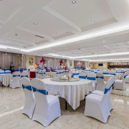 Vienna International Hotel (Foshan Flower World)