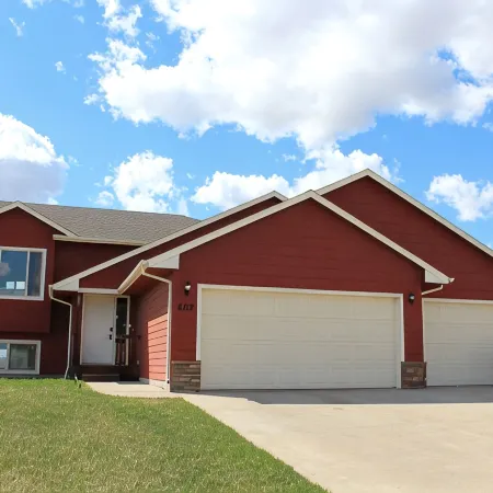 ENTIRE House in Suburbs 10 min from city center