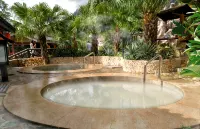 Lotus Mountain Hot Spring Resort - spa