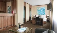 Living Hotel Düsseldorf Отели рядом с достопримечательностью «Фольмерсверт»