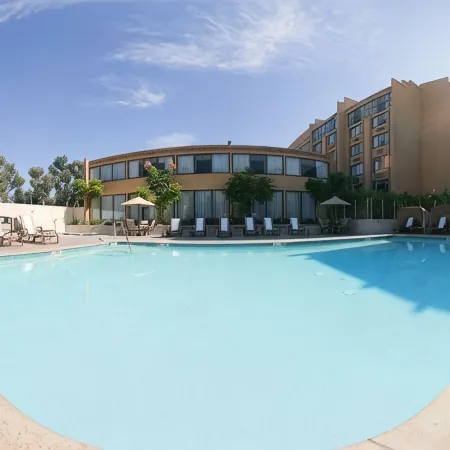Holiday Inn & Suites ANAHEIM (1 BLK/DISNEYLAND®) by IHG