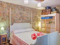 Peñalara-la casa de Galapagar, romantic stone lodging with fireplace. Hotels in Galapagar