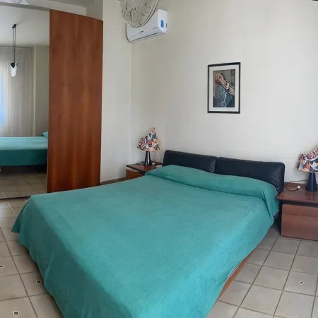 Angie's Apartment "Private Parking- 500mt by the sea"
