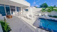 Luxe Private Pool Villa in Porters Place, Exclusive Beach Club Access, Gym & BBQ - 別墅