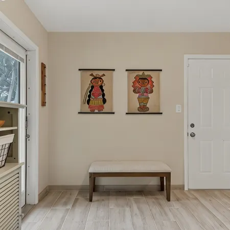 Close to beaches & bike Path w/ lots of gear to enjoy all the nearby recreation!