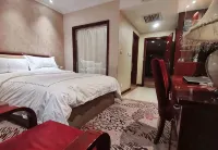 โรงแรมโหลวหลาน - ที่มีสระว่ายน้ำ