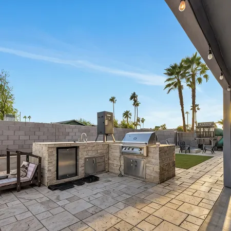 Charming 4 Bedroom Home Near ASU with a Office Space & Outdoor Playground