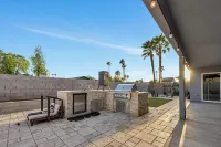 Charming 4 Bedroom Home Near ASU with a Office Space & Outdoor Playground - Holiday bungalows
