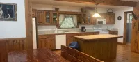Cozy 3-bedroom cabin off the grid in the Smokey mountains with WiFi, AC