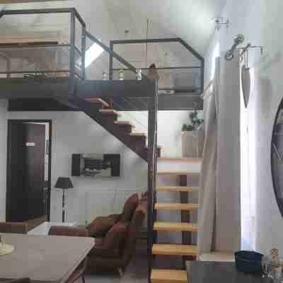 Cosy, newly renovated gîte, very close to the town center but in a quiet location Others