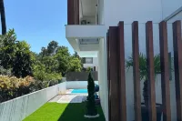 Holiday home with pool 15 minutes walk from the beach and 5 minutes from Aroeira golf course