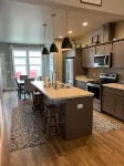 Charming 2-bedroom townhome with WiFi, AC/Heat in delightful Billings - ห้องครัว