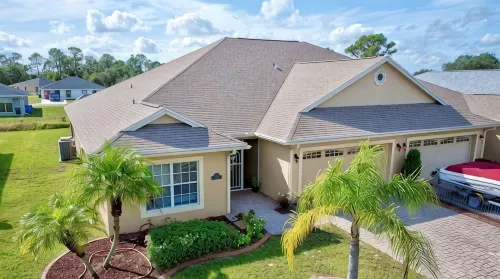 Spacious 2-bedroom villa in Sebring, screened patio, grill, bonus room, sleeps