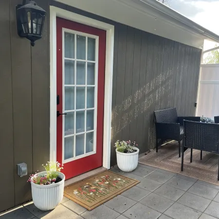 Charming Eastham Guesthouse