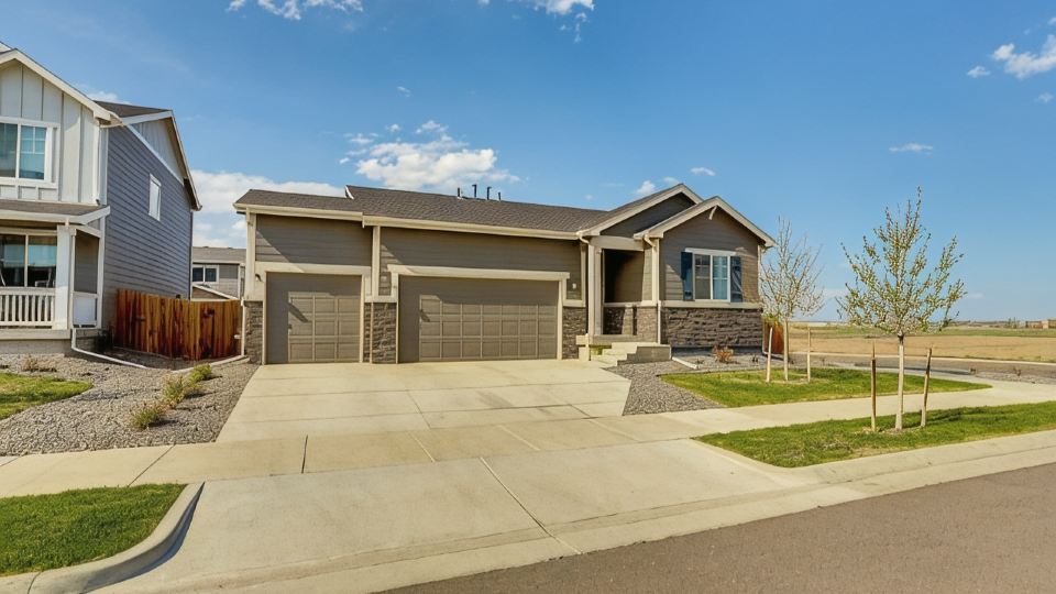 Spacious 4-bedroom house in charming Brighton w/WiFi, AC.