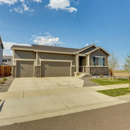 Spacious 4-bedroom house in charming Brighton w/WiFi, AC.