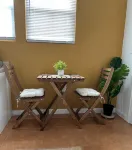 Cozy 1-bedroom apartment with Kitchen, Wi-Fi and AC in charming Elizabeth.