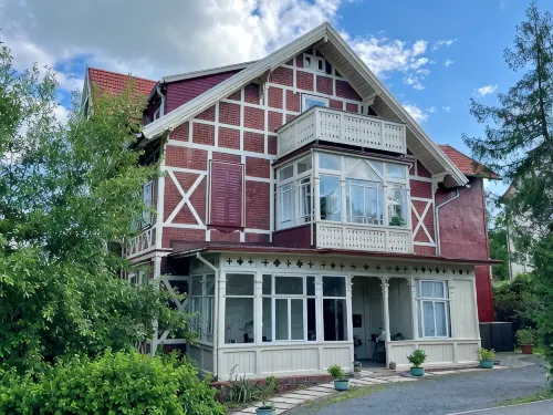 Living with Flair in the Villa des Artistes