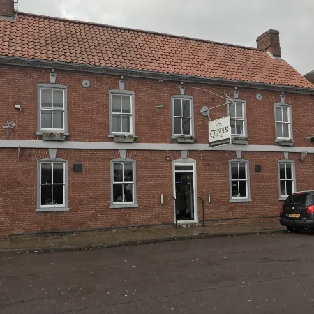 Quayside Hotel & Bar