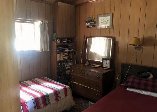 MOONDOG RETREAT: Tranquil Lakefront Cottage