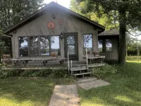 Quiet waterfront cabin near Tomahawk & Minocqua, Pet friendly - Hytter
