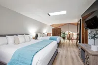 Forest Home with Deck, EV Charger, King Beds - شرفة
