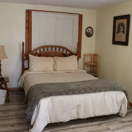 Rustic Cabin on 140-acre Working Cattle Ranch