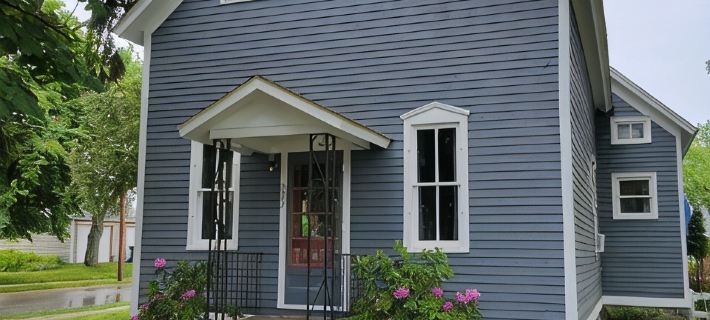 Beautiful 4-Bedroom Home • Walk to Beach, Riverwalk & Downtown Hotels in Manistee County