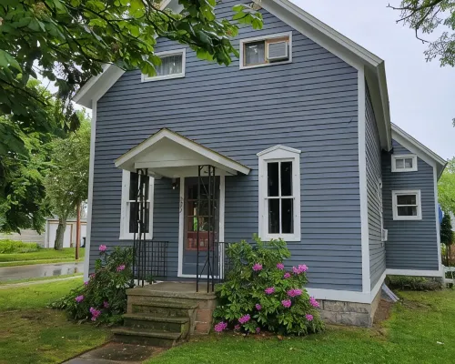 4 BEDROOM HOME IN MANISTEE MI.  Walk to the Lake! Deck! Hotels in Manistee