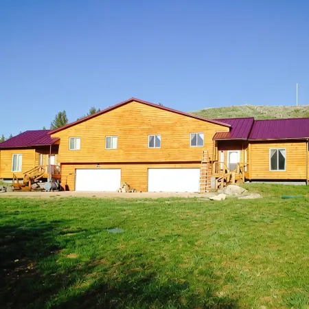 Polaris Paradise Elkhorn, Entire Townhouse in scenic Polaris, MT