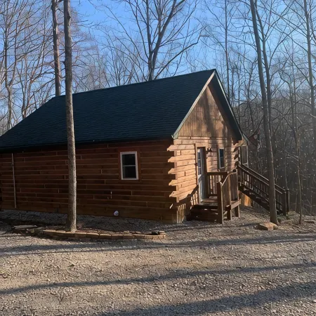 Eagle's Landing - 1-bedroom cabin plus sleeping loft minutes from Patoka Lake