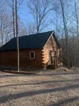 Eagle's Landing - 1-bedroom cabin plus sleeping loft minutes from Patoka Lake - Chalets