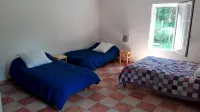 Small independent house in the countryside, near Saint Emilion, sleeps 4 - Homestays