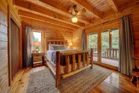 Cabin with 3 Bedrooms, Game Room, Sunrise & Mountain Views!