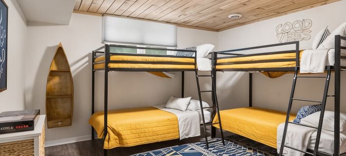Second Wind Retreat LLC of Green Lake, WI Sleeps 8, Newly Remodeled, Lake Views Hotels in Green Lake County