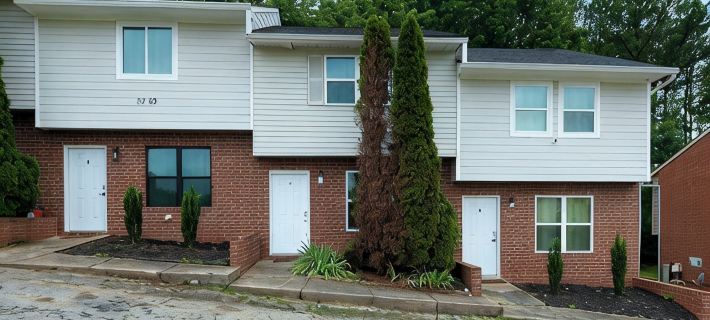 Rustic 2BR Farmhouse Retreat Hotels in Hall County