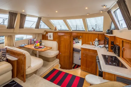Boston Harbor Yacht,  AC/Heat, Walk to North End WiFi - House Boats