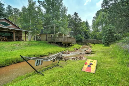 Creekside Cowboy Cabin with 360° Mountain Views - Chalets