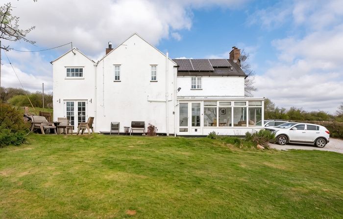 Beautiful 4 bedroom 19th Century Farmhouse
