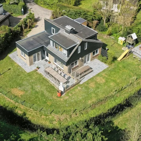 Child Friendly, 5 bedrooms, 2 bathrooms, 3 Toillets, Sauna, large garden
